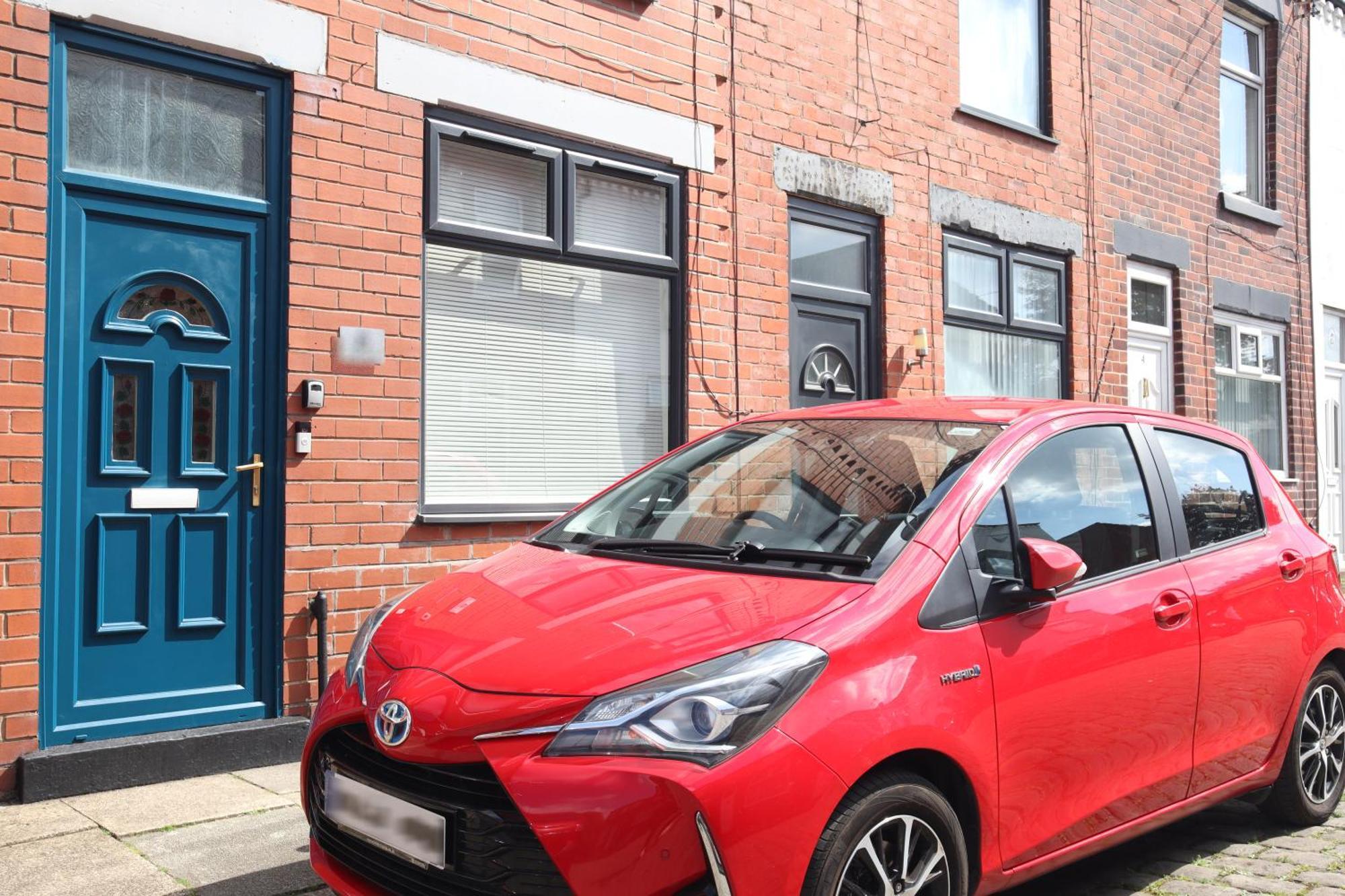 2-Bedroom, Free Parking, High Speed Wi-Fi, Swinton Manchester Extérieur photo