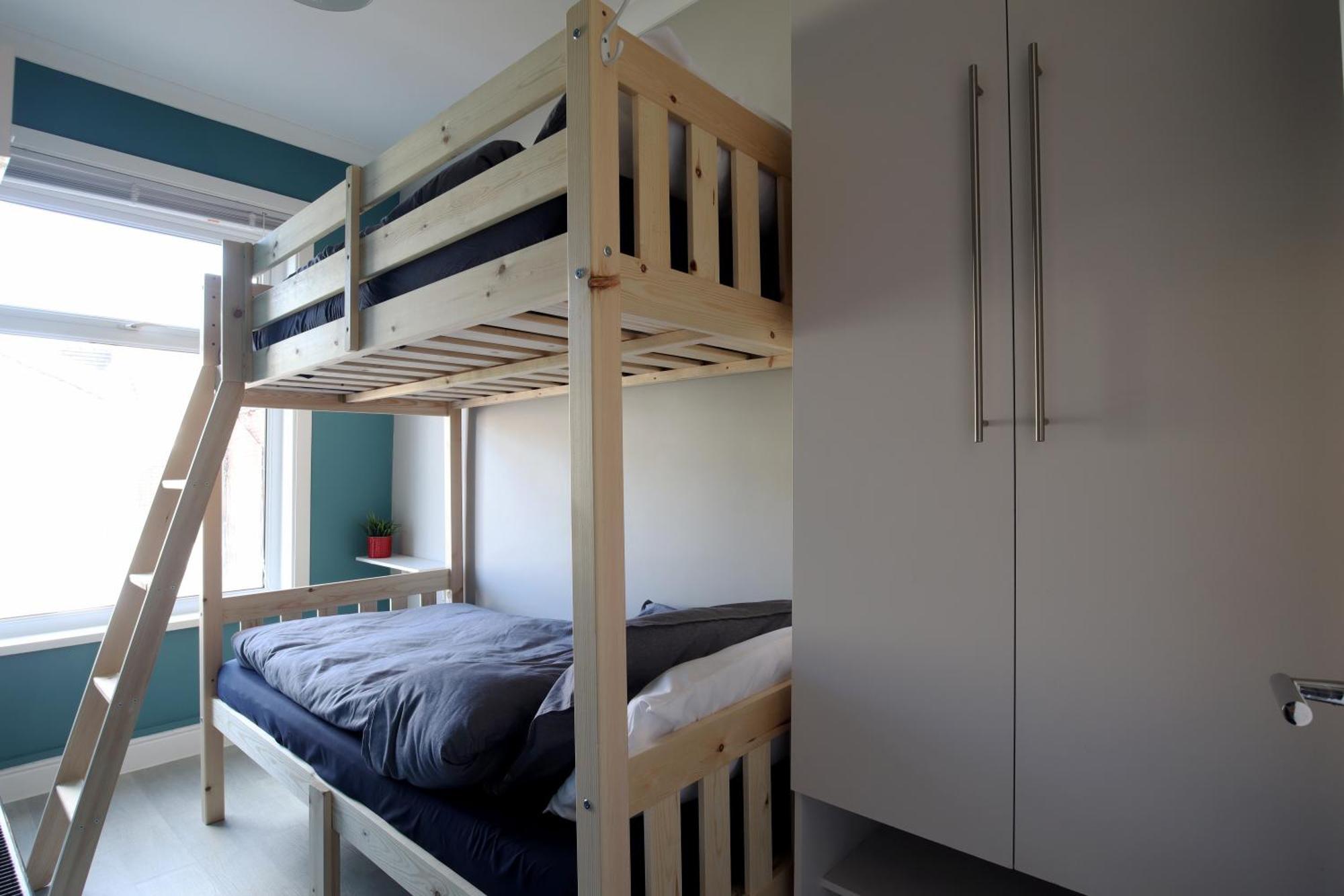2-Bedroom, Free Parking, High Speed Wi-Fi, Swinton Manchester Extérieur photo