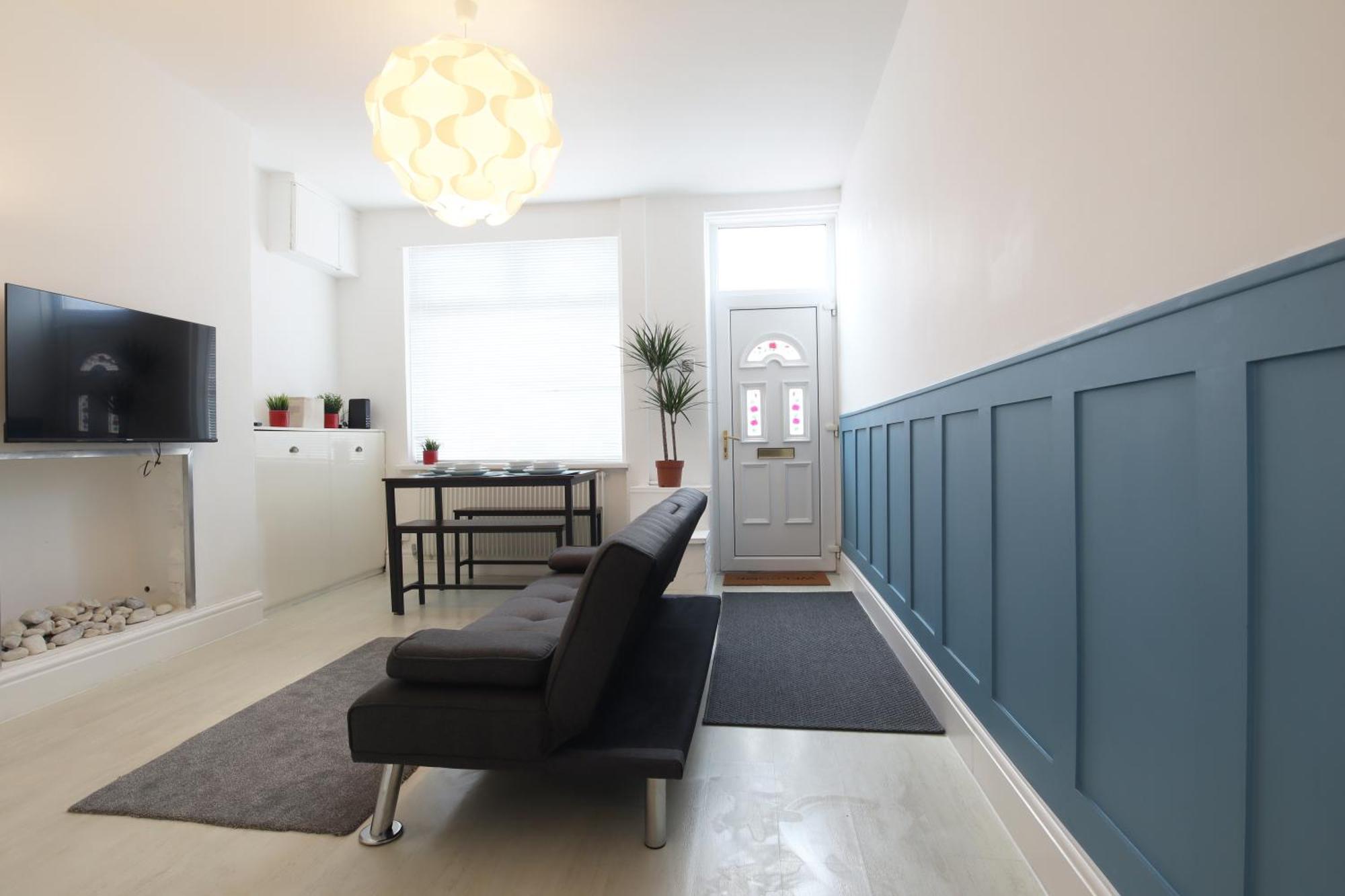 2-Bedroom, Free Parking, High Speed Wi-Fi, Swinton Manchester Extérieur photo